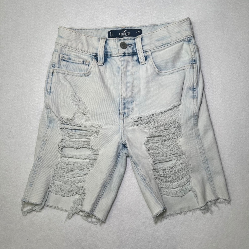 Hollister High Rise Bermuda Distressed Indie Sleaze Light Denim Jorts 00 W23‎